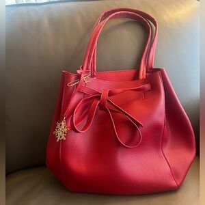 Elizabeth Arden Vibrant Red ❤️♥️Bucket and Tote Bag